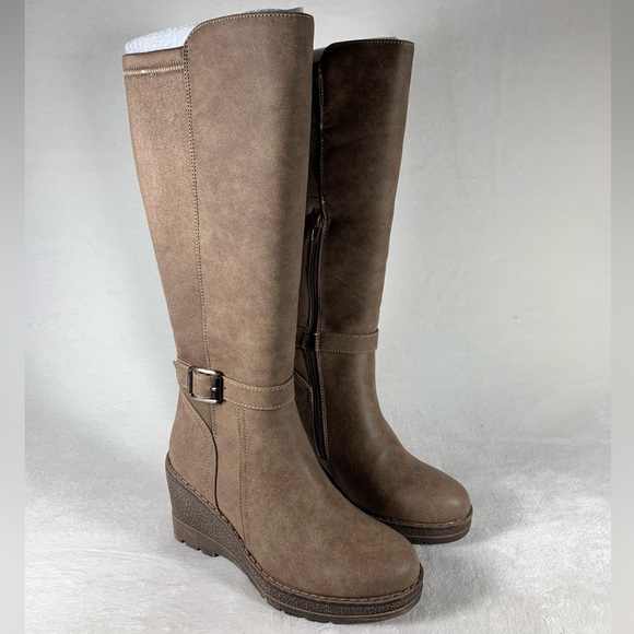NEW Volatile Women's Cabrillo Tall Wedge Boot Size 6 - Picture 1 of 13